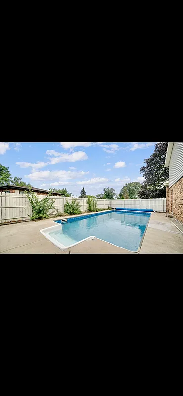 4 bed, 2.5 bath, 3312 sqft, $4,000 — Photo 4