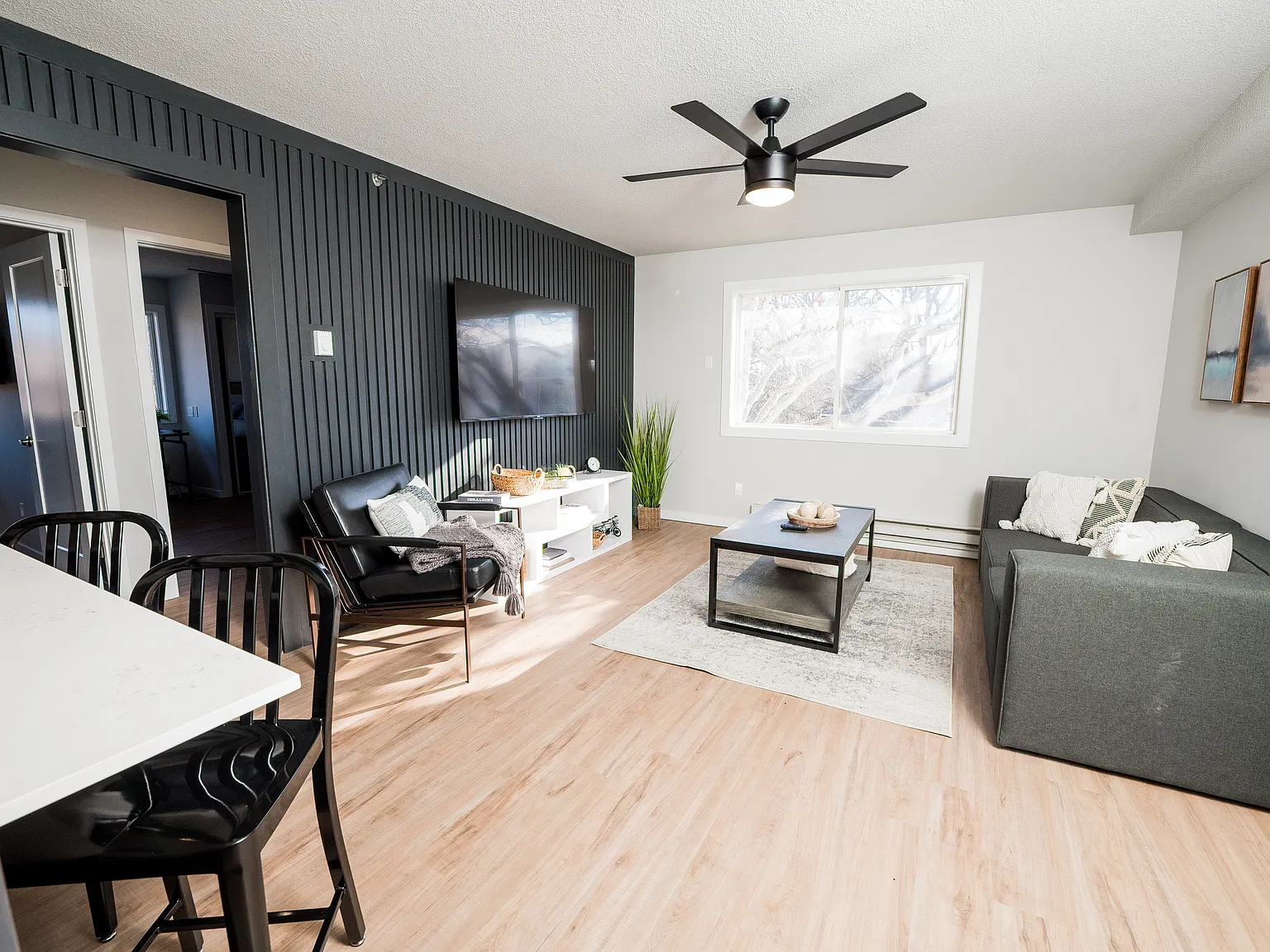 2 bed, 690 sqft, $1,550 — Photo 2