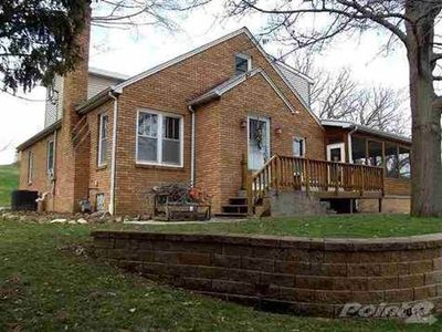 2635 W 32nd St, Dubuque, IA, 52001