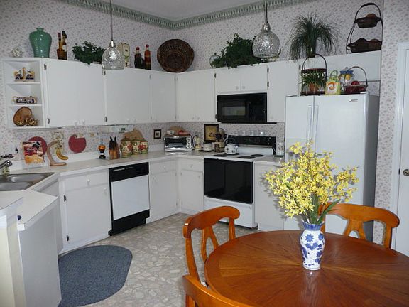 3rd image of 2434 New Haven Cir