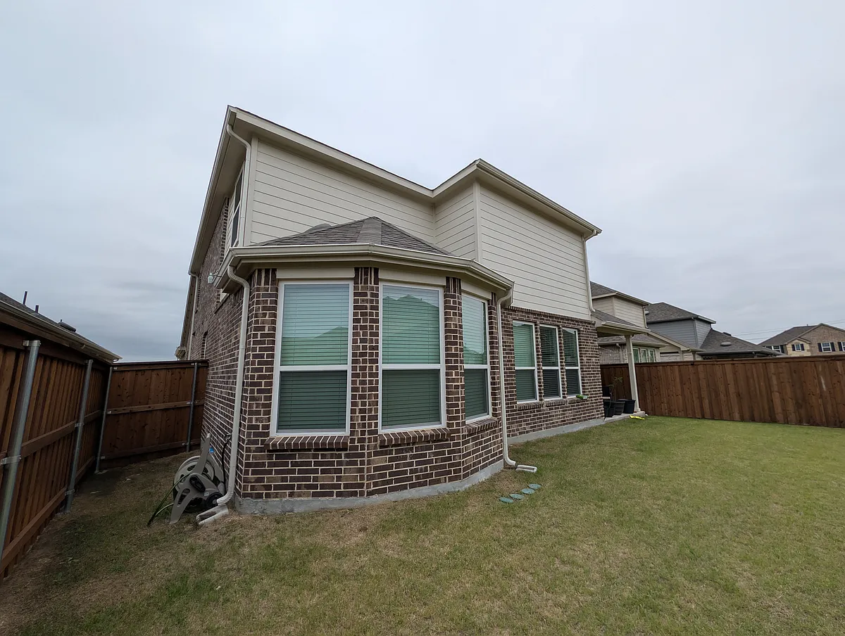 Building Photo - 1528 Woodhaven Dr