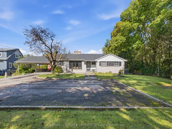 11836 Loyalist Pkwy, Prince Edward County, ON K0K 2T0