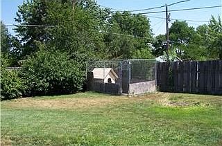 Backyard w/ dogrun