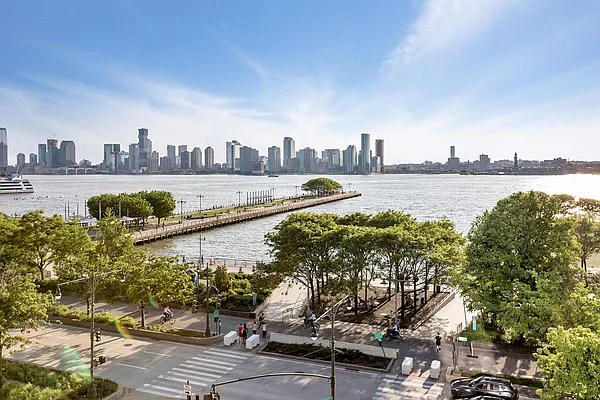 Sold by William Raveis Real Estate | media 39