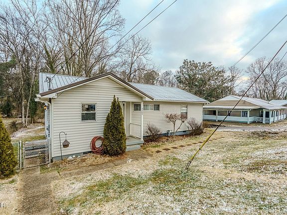 2nd image of 262 East Dr