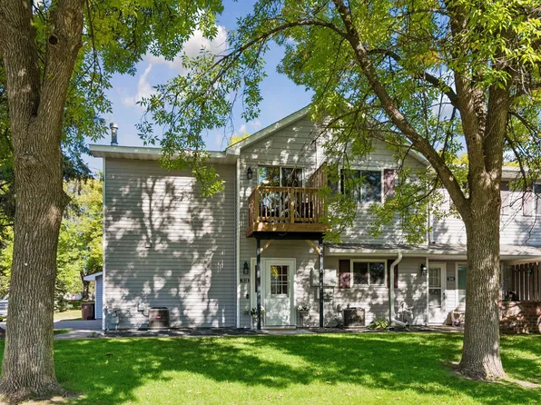 7638 13th St N, Oakdale, MN 55128