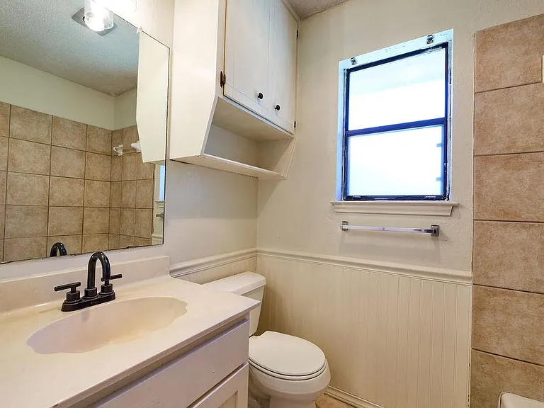 1105 Stratford Cv — Photo 21