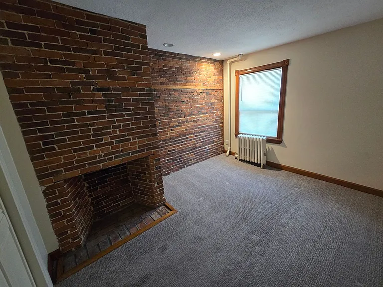 83 Cabot 1 Bartlett St — Photo 4