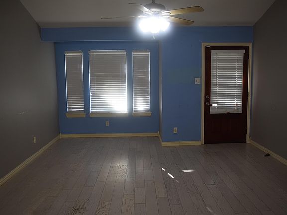 4th image of 4819 Patio Ln
