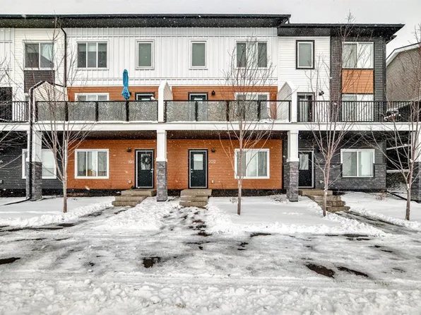 202 W Creekstone Dr SW, Calgary, AB T2X 4Z5