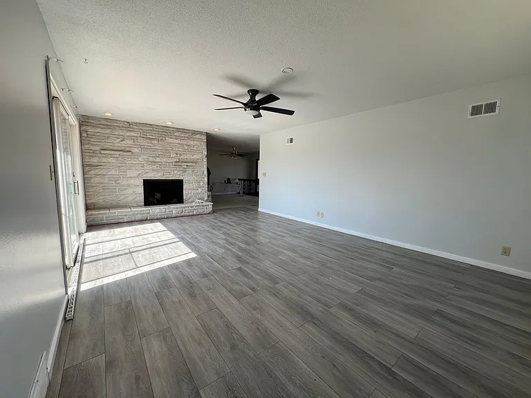 6205 Holdrege St — Photo 3