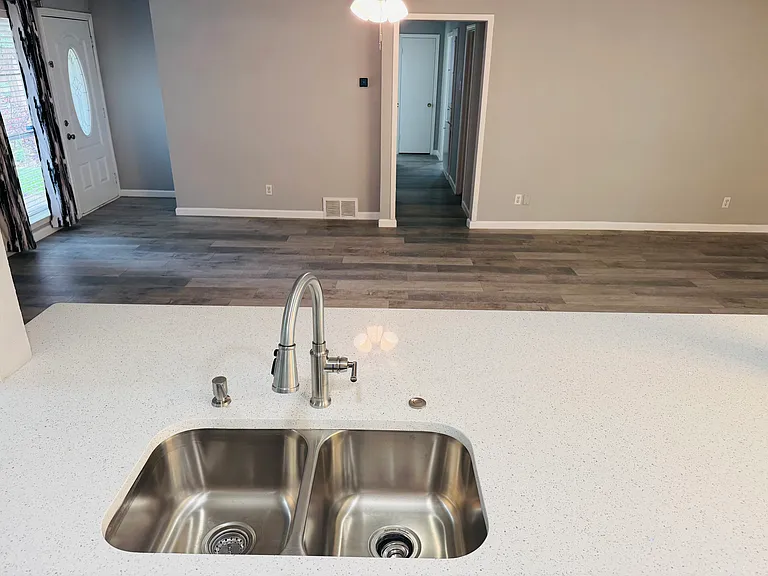1807 Nantucket Dr — Photo 6