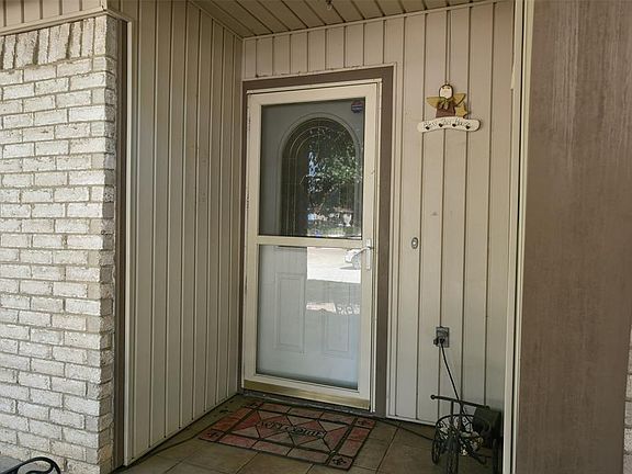 4th image of 13248 Lexington Ln
