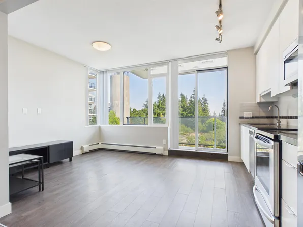 9025 Highland Ct #708, Burnaby, BC V5A 0A8