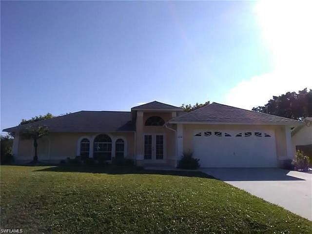 1st image of 610 SW 28th Ter