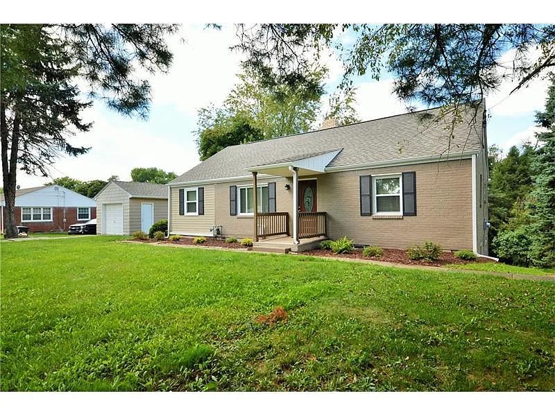 479 Crescent Boulevard Ext photo 1