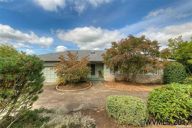 2585 Bolton Ter S photo 1