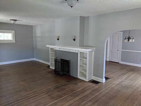3rd image of 4621 Winthrop Ave