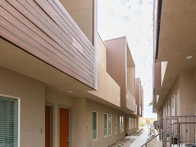 2335 E Utopia Rd #16 — Photo 2
