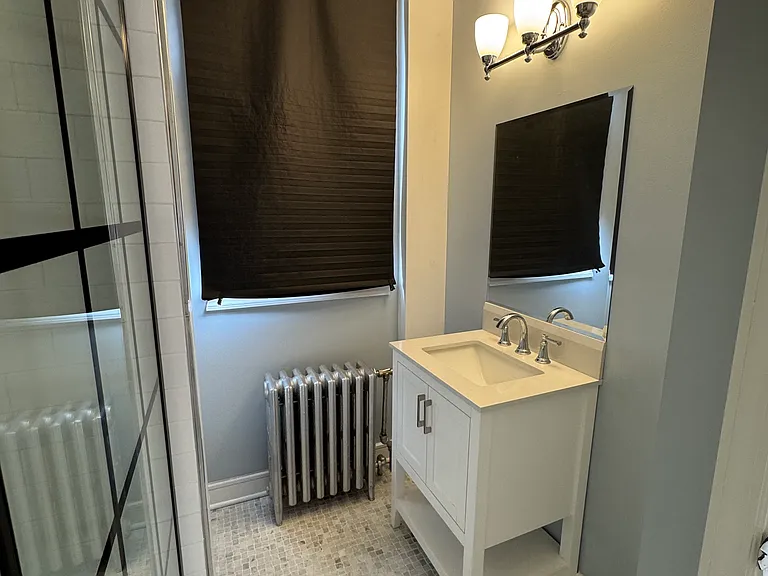 70 Lewis St #1R — Photo 9