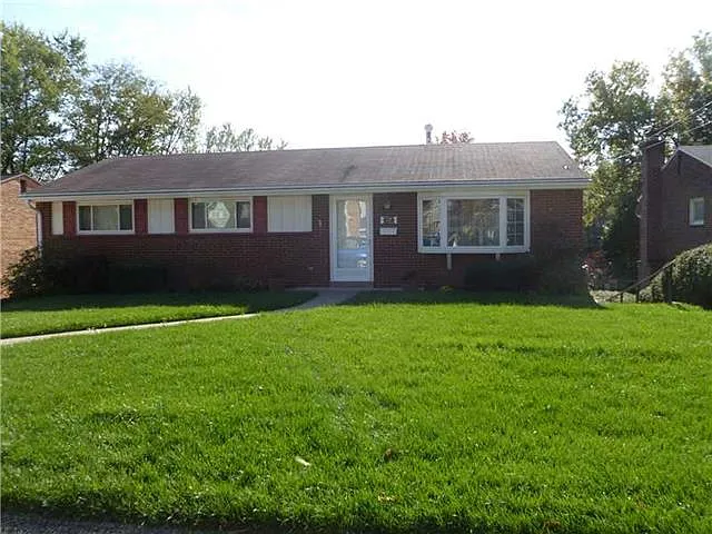 17 Edinburg Dr photo 1