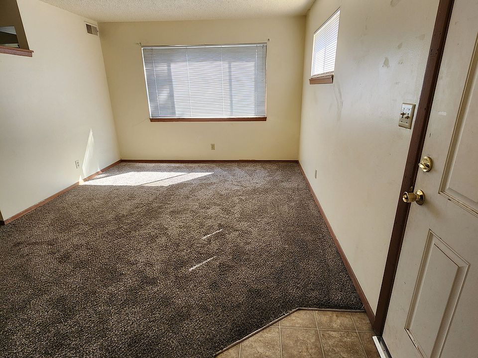 1st image of 741 Guernsey Dr #11
