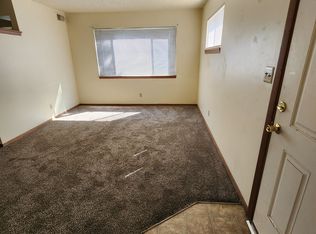 741 Guernsey Dr #11, Salina, KS 67401