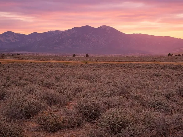 22 Los Cordovas Dr, Ranchos De Taos, NM 87557