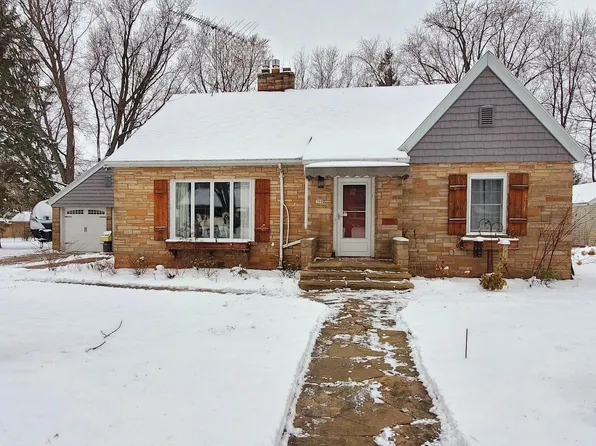 157 N Clinton Ave, Clintonville, WI 54929