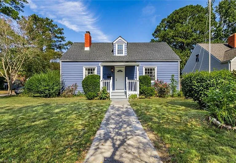 328 Sterling St — Photo 1