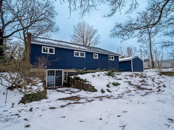 5th image of 3770 Farr Rd