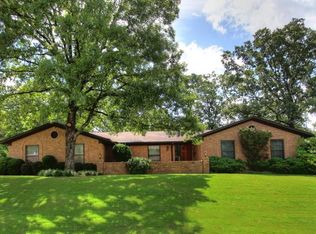 39 Kingspark Rd, Little Rock, AR 72227