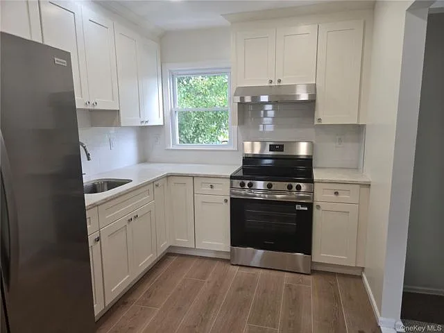 2 bed, 1.0 bath, 1100 sqft, $3,000 — Photo 3