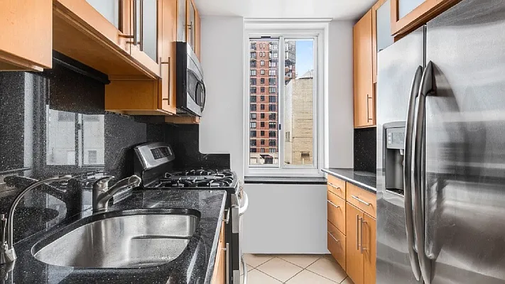 Rented by Douglas Elliman | media 17