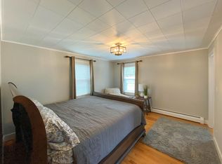 560 S Webster St, Naperville, IL 60540