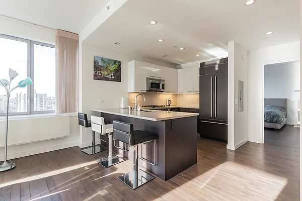 Rented by Realmart Realty LLC | media 38