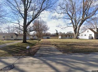 5610 Noll St, Sterling Heights, MI 48310