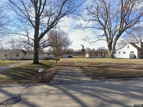 5610 Noll St, Sterling Heights, MI 48310