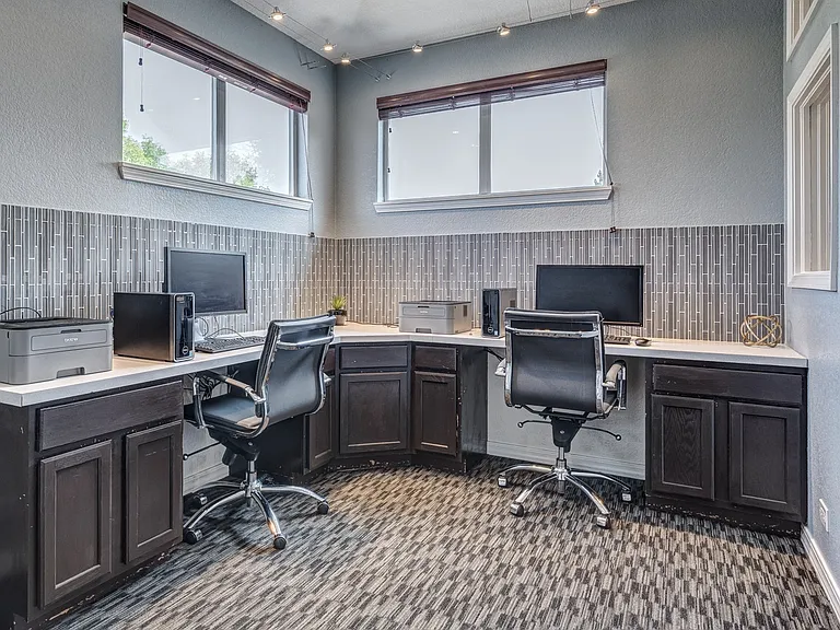 Pavilions at Silver Sage Apartments — Photo 19