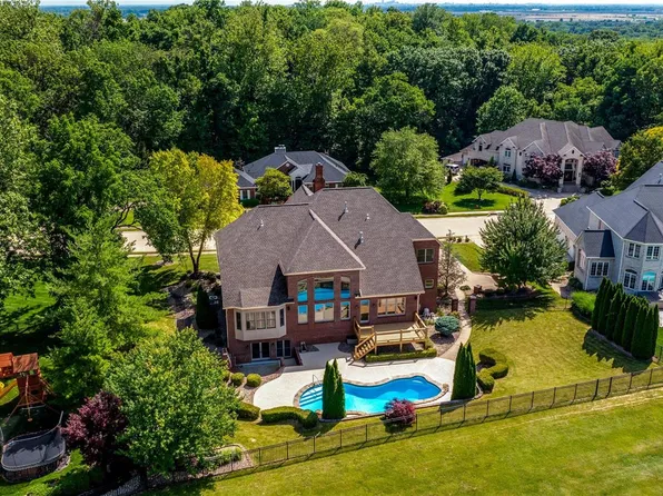 3029 Sunset Hills Blvd S, Edwardsville, IL 62025