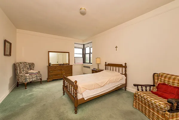 Sold by SBNY RE | media 21
