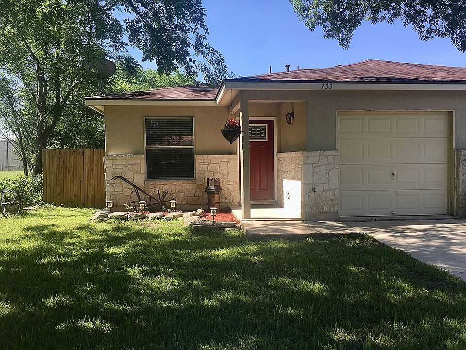 2nd image of 731-733 Rosewood Ave