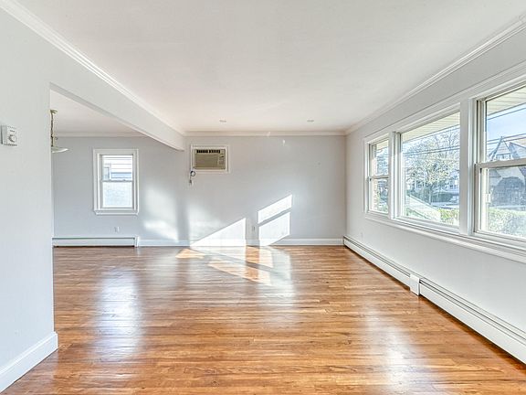 5th image of 37 Putnam Ave #1