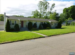 31 Avenue B, Mahwah, NJ 07430