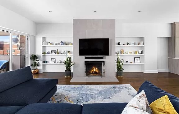 3rd image of 111 E 85th St #31A