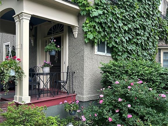 3rd image of 901 W Water St