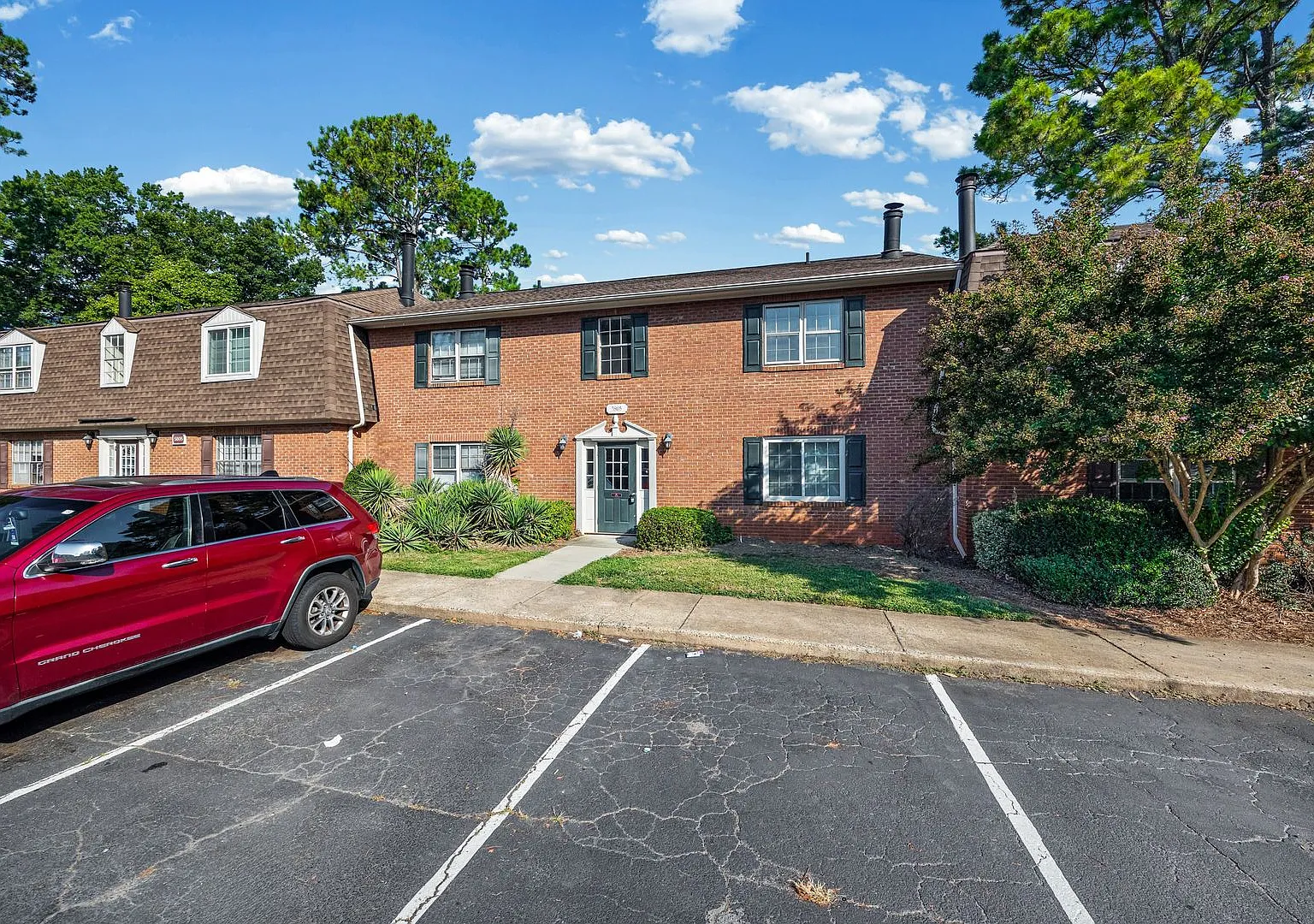 Super cute 1-bed, 1-bath condo unit in Hunting Ridge of Charlotte! — Photo 2
