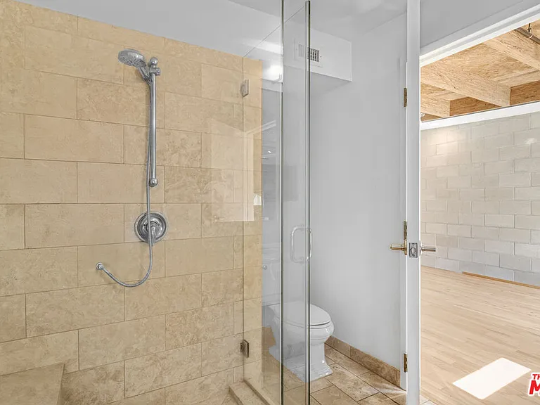 717 N Highland Ave #16 — Photo 20