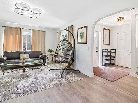 3rd image of 4646 Beacon Way