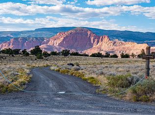 870 E Torrey Breaks Dr, Torrey, UT 84775